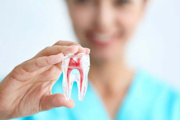 A Dental Office Near Miami Shares   Things To Know About Fluoride Treatments